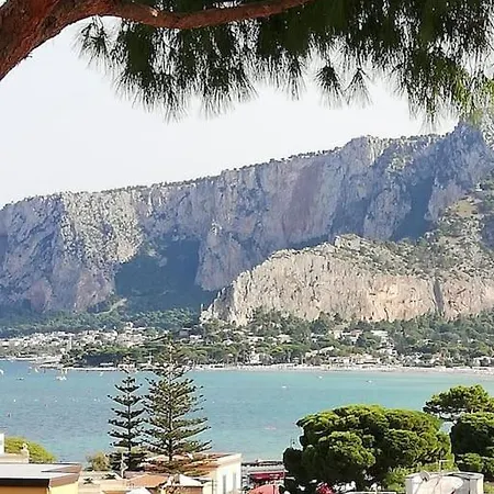 Archibianchi Mondello Holiday home